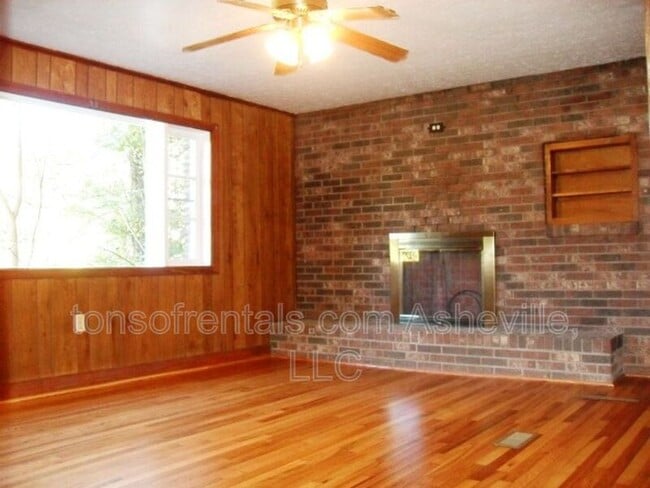 Building Photo - 418 Old Buckeye Cove Rd
