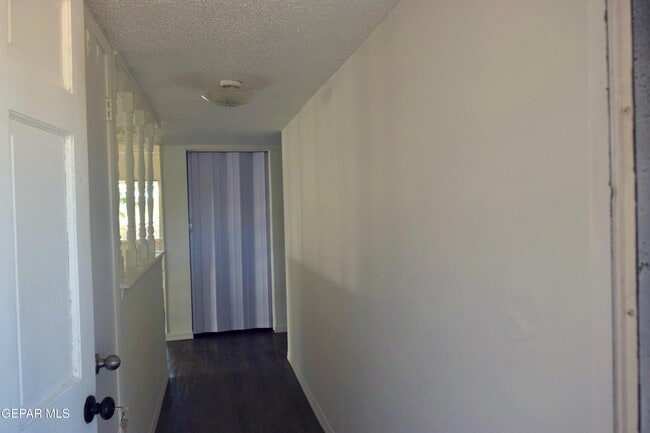 Building Photo - 4613 Sun Valley Dr