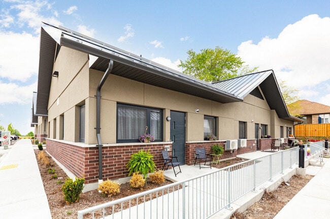 Building Photo - 786 Southwood Way