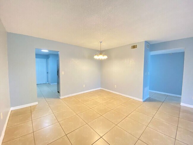 Foto del edificio - 605 Northlake Blvd