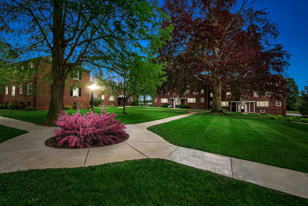 Primary Photo - Grandview Apartments