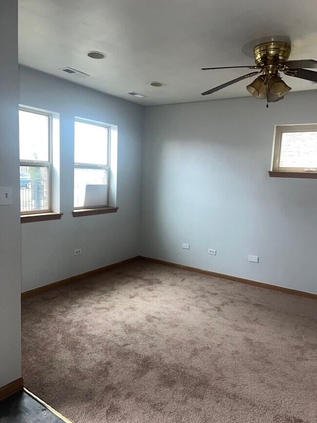 Foto del edificio - 7918 S Parnell Ave