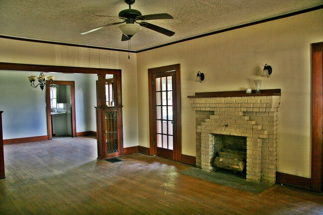 Sala de estar - 210 N Pine St