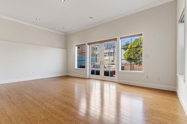 Foto del edificio - 2 Bed, 2 Bath, 2 Car Parking - Stunning Co...