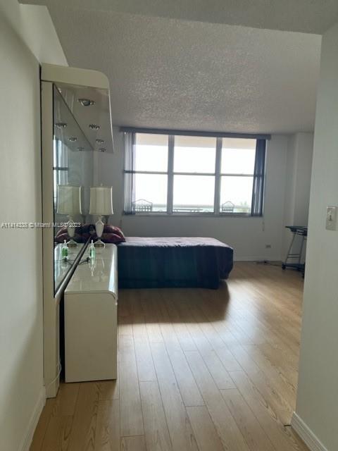 Building Photo - 6039 Collins Ave