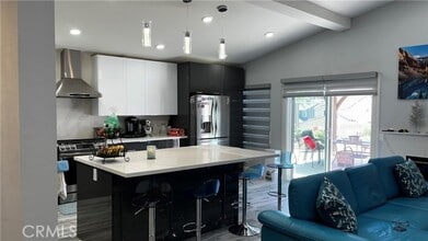 Building Photo - 21340 Vía Del Halcon