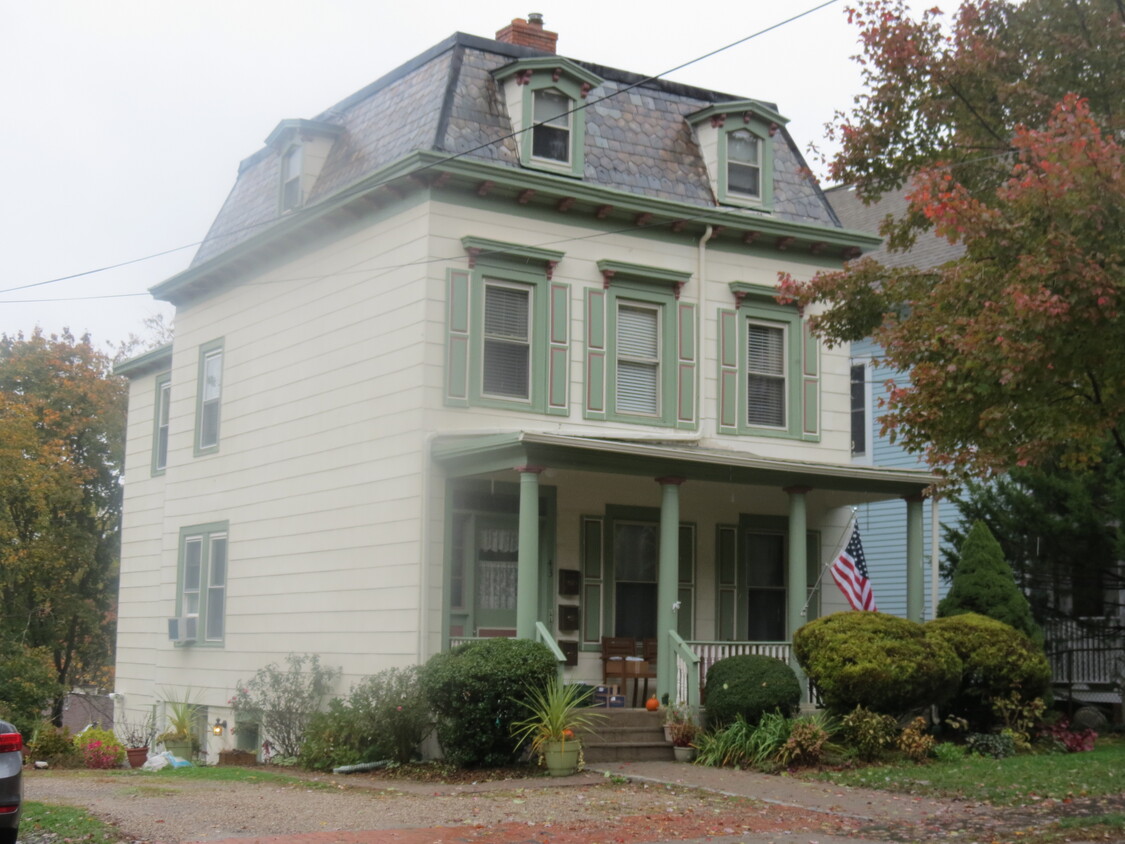 Building Photo - 43 Western Ave