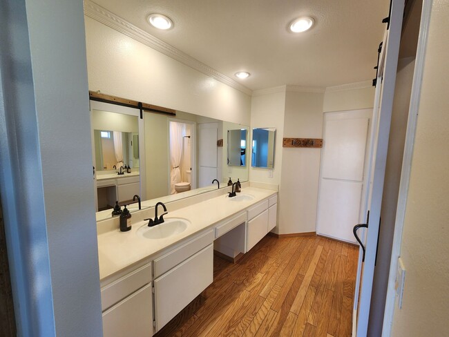 Building Photo - Elevated Living with Sunset Views