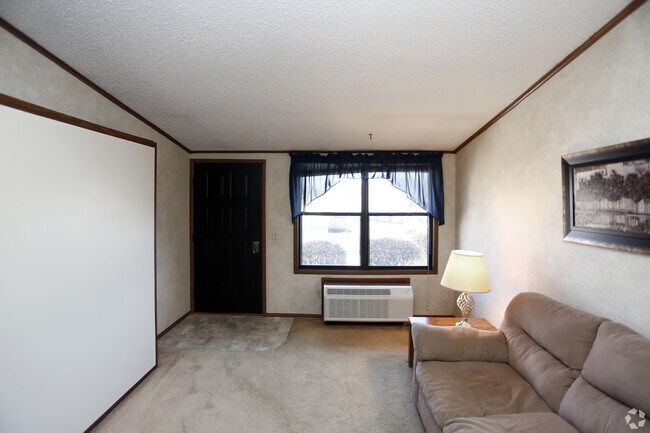 Building Photo - 385 Brunswick-