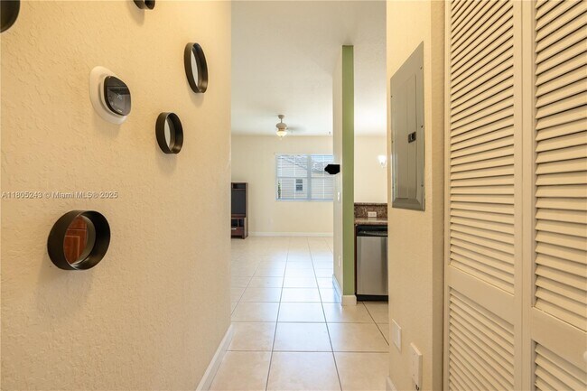 Foto del edificio - 2935 SE 1st Dr