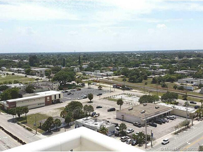 Building Photo - 350 N Federal Hwy