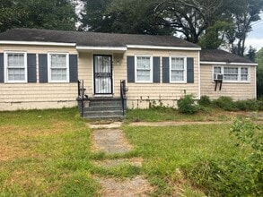 Building Photo - 4661 Londonderry Dr