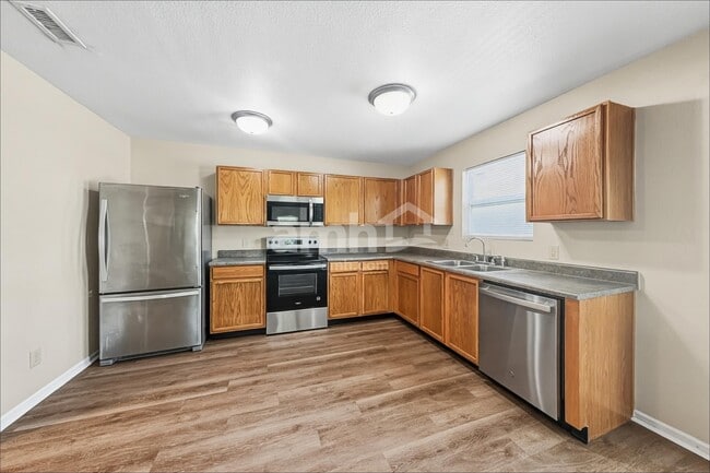 Building Photo - 10175 Cumberland Pointe Blvd