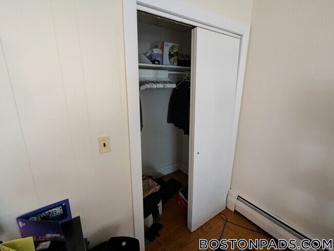 Foto del edificio - 1063 Beacon St