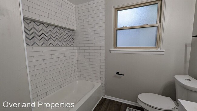 Building Photo - 3 br, 1 bath House - 6068 Tall Oaks Dr