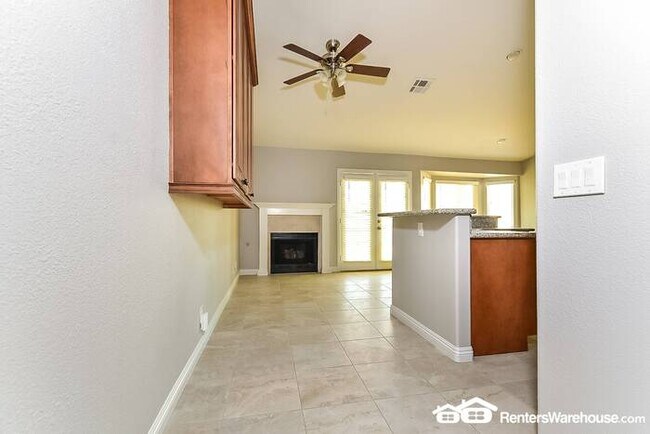 Foto del edificio - Spacious 3 Bed 2 Bath Single-Story Home