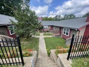 Building Photo - 4701 Brockton Dr