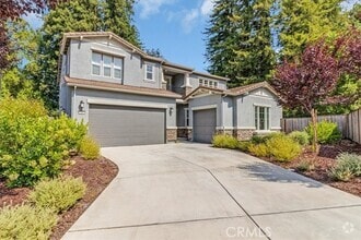 Building Photo - 211 Creekside Ct