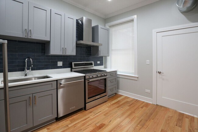 Foto del edificio - 3234 W Fulton Blvd