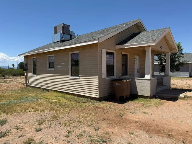 Building Photo - 2082 N Cougar Pl