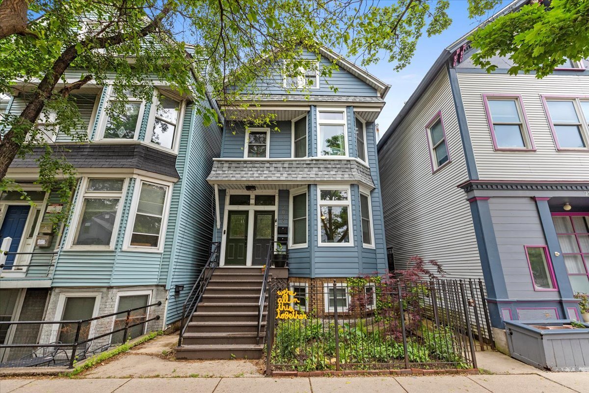 Foto principal - 2839 N Racine Ave