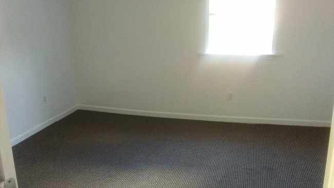 Building Photo - 118 Van Buren St