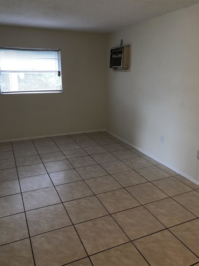 Foto del edificio - 1852 Golf View Ave