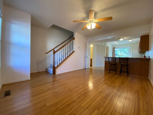 Foto del edificio - 2465 S Woolery Mill Dr