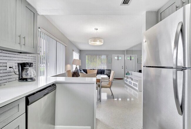 Building Photo - 1751 S Ocean Blvd
