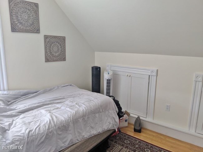Building Photo - 2 br, 1 bath Apartment - 900 Moody St