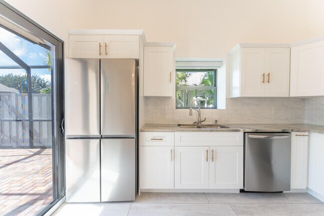 Foto del edificio - 302 Summerwinds Ln