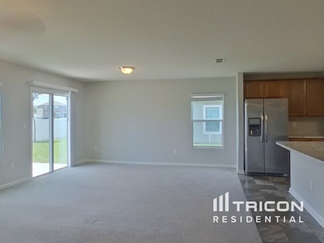 Building Photo - 2072 Pebble Point Dr