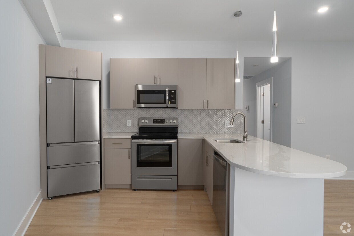 2Br, 2Ba - 1200SF Kitchen - 646 N 32nd St