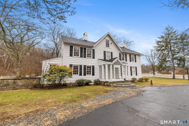 Foto del edificio - 523 Danbury Rd