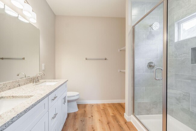 Foto del edificio - 124 Woodland Dr