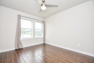 Building Photo - 3831 Sparkman Ln