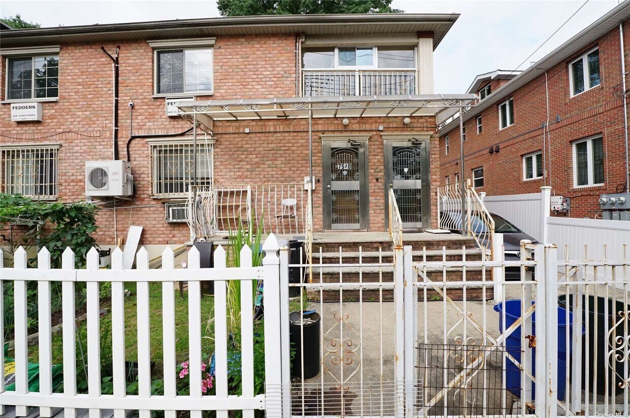 754075162 162nd St Unit 2nd FL, Queens, NY 11366 Room for Rent in