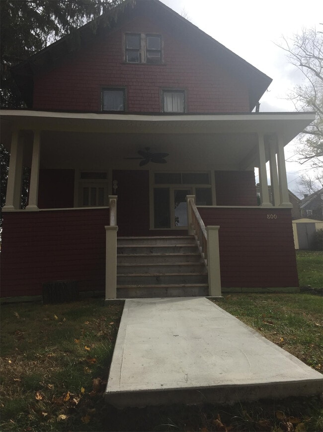 Building Photo - 800 Coleman Ave