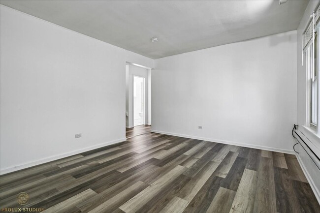 Building Photo - 1204 S 49th Ct