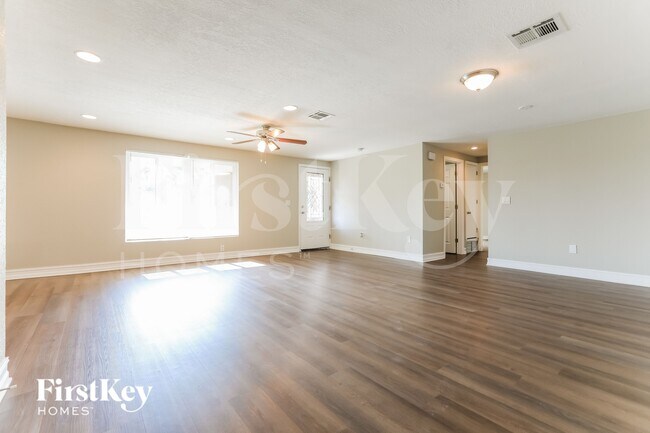 Foto del edificio - 19242 Edgewater Dr