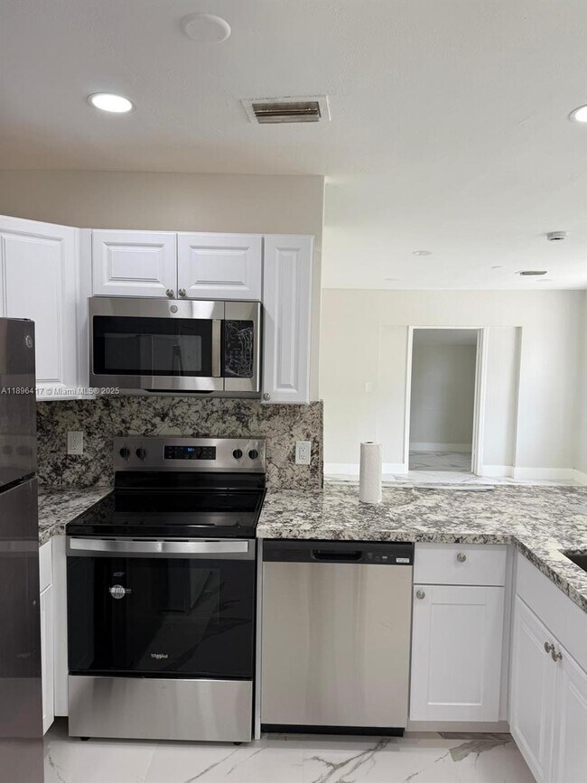 Foto del edificio - 1050 NW 25th Way