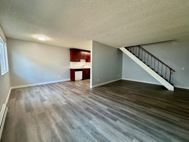 Building Photo - Move-In Ready 2-Bedroom 1 Bathroom Apartme...