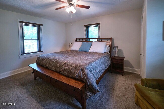 Foto del edificio - 3343 Whittle Springs Rd