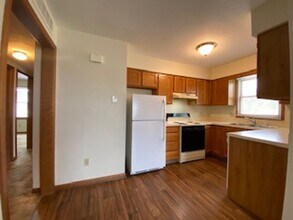Building Photo - 204 Stonewall Ct