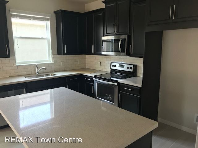 Foto del edificio - 3 br, 2 bath House - 8067 Bushmaster  Avenue