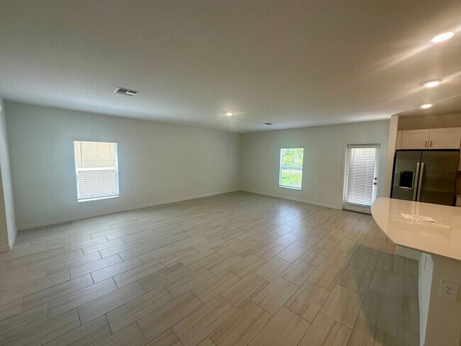 Foto del edificio - 17606 Happytrails St