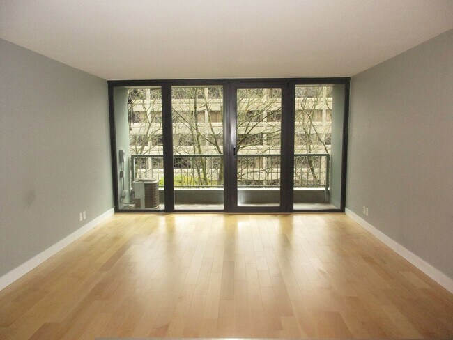 Foto del edificio - 111 SW Harrison St