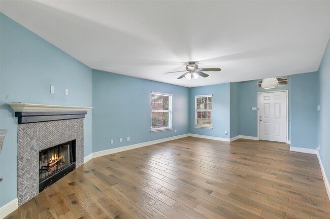 Foto del edificio - 6310 Macquarie Dr