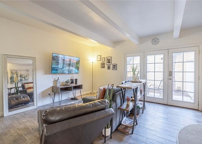 Building Photo - 43621 Stanridge Ave