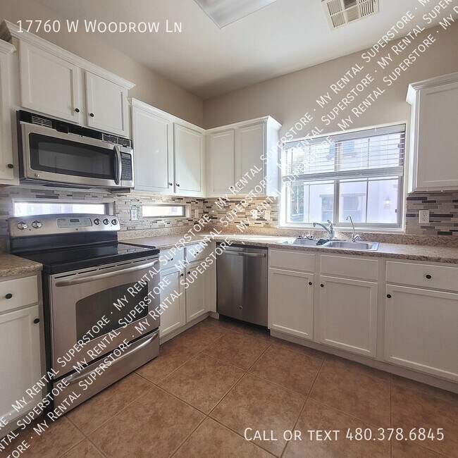 Foto del edificio - 17760 W Woodrow Ln